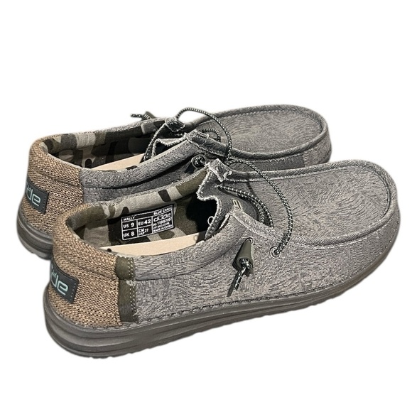 Hey Dude Other - Hey Dude Wally blue camo light weight shoe men’s size 9